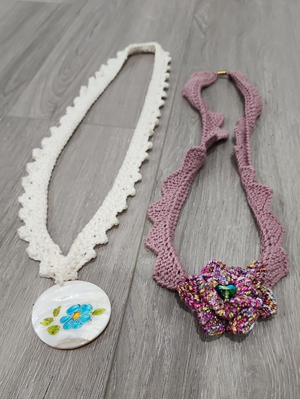 🤚Handmade Knit Necklace Set in Pink & White Like New